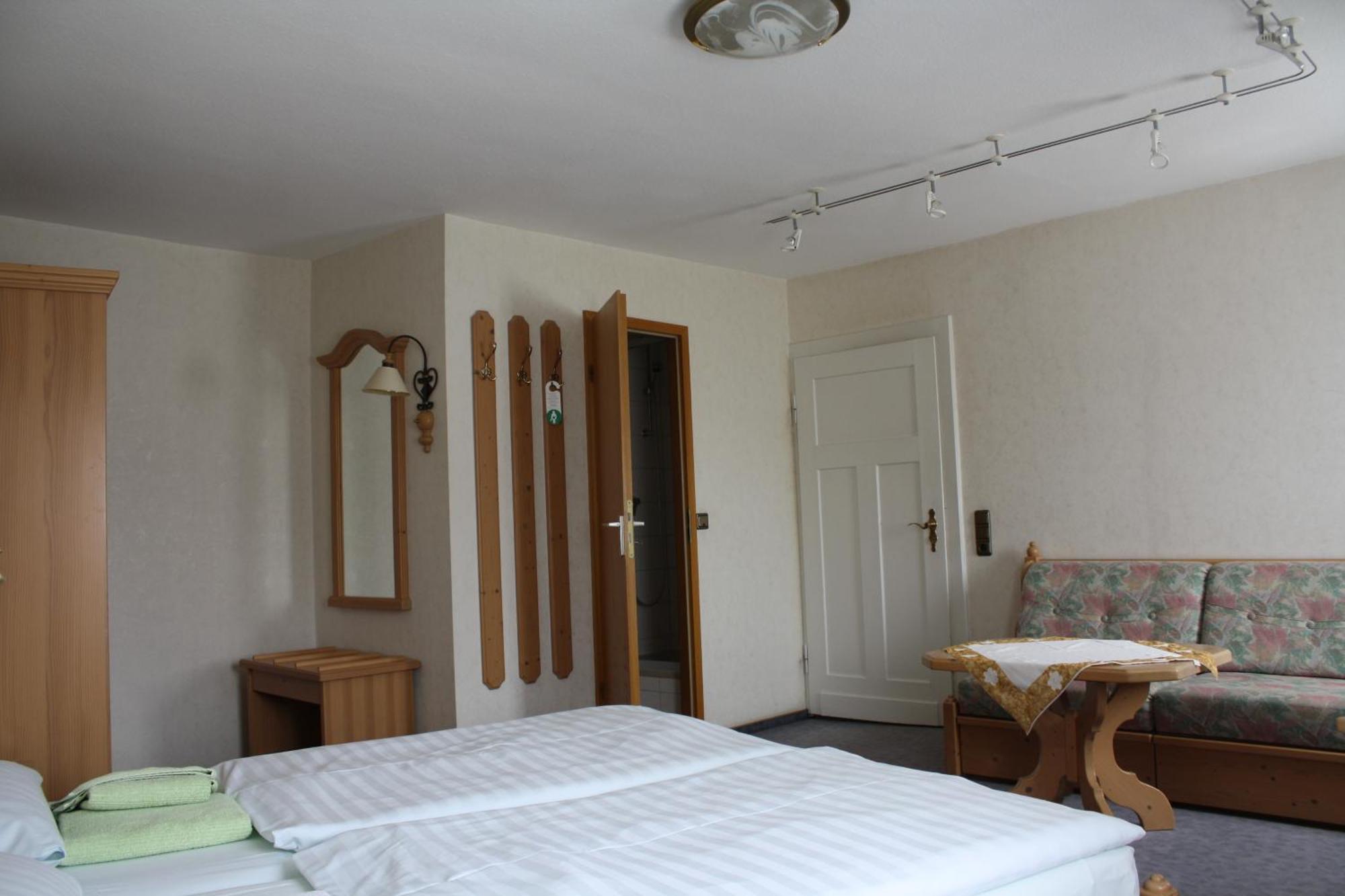 Hotel St. Hubertus Wallmerod Buitenkant foto